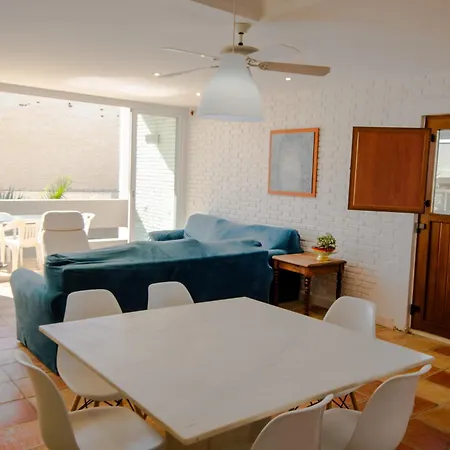 Laberinto 25 Puerto Rey Apartment *